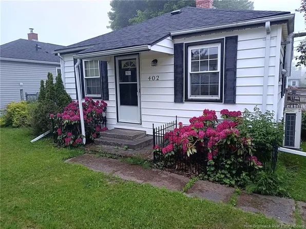 402 Argyle St, Saint John, NB E2M 3A7