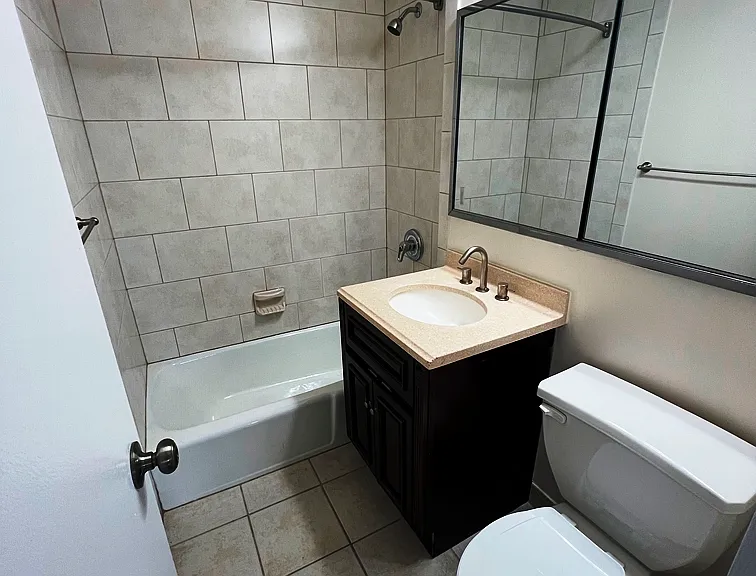 23-50 Waters Edge Dr #D — Photo 17