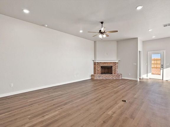 4th image of 632 E 31st St