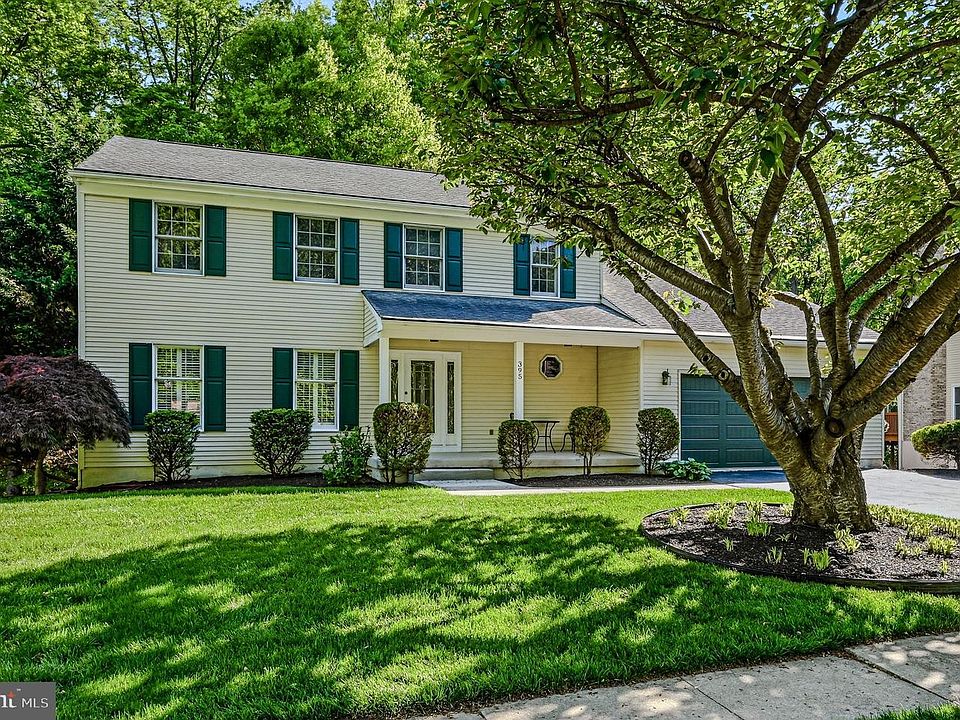 1st image of 395 Saint Regis Dr