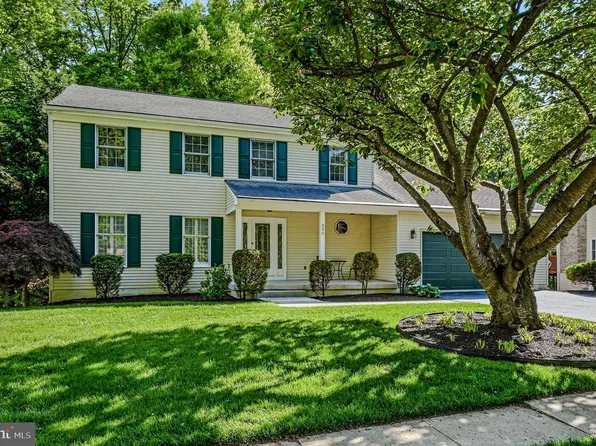 395 Saint Regis Dr, Newark, DE 19711