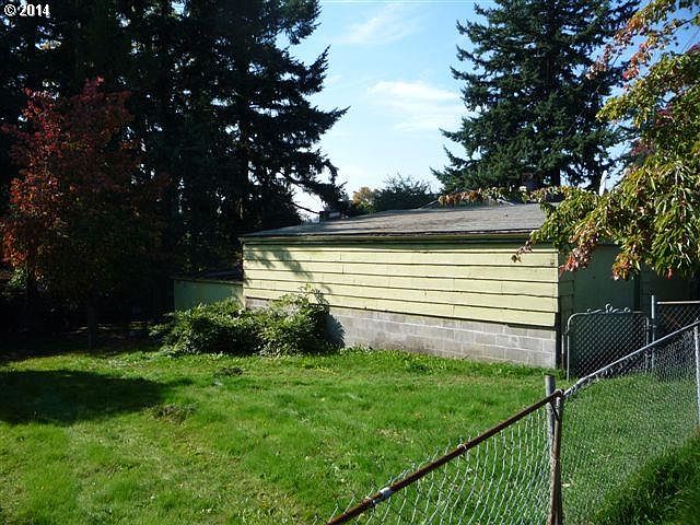 2nd image of 12036 SE Pine St