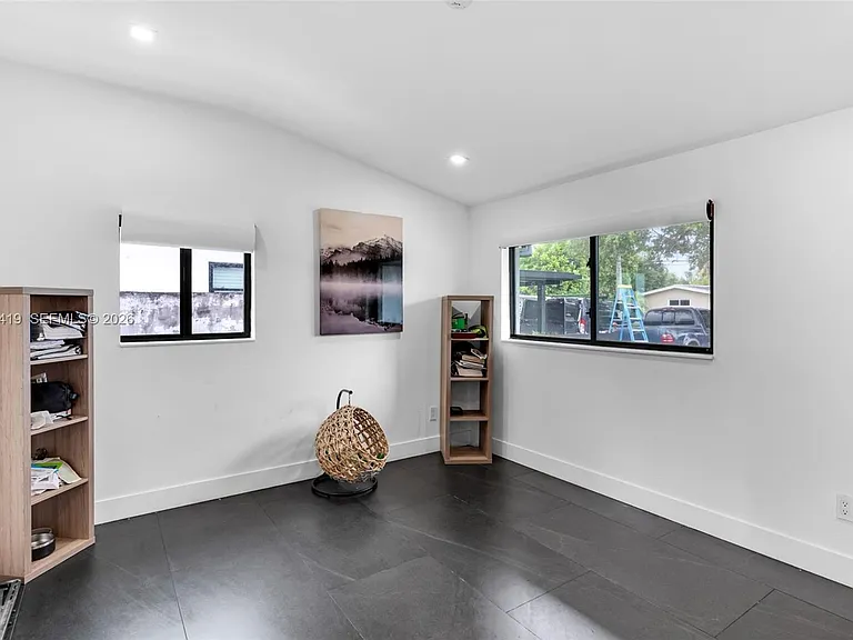 1713 SW 5th St — Photo 15