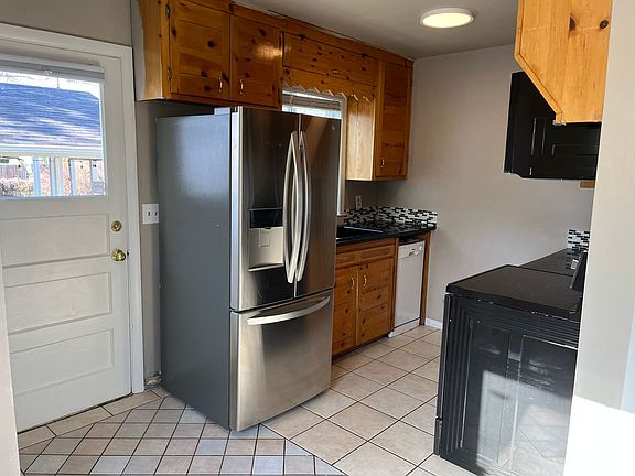 5th image of 1232 Avenue D
