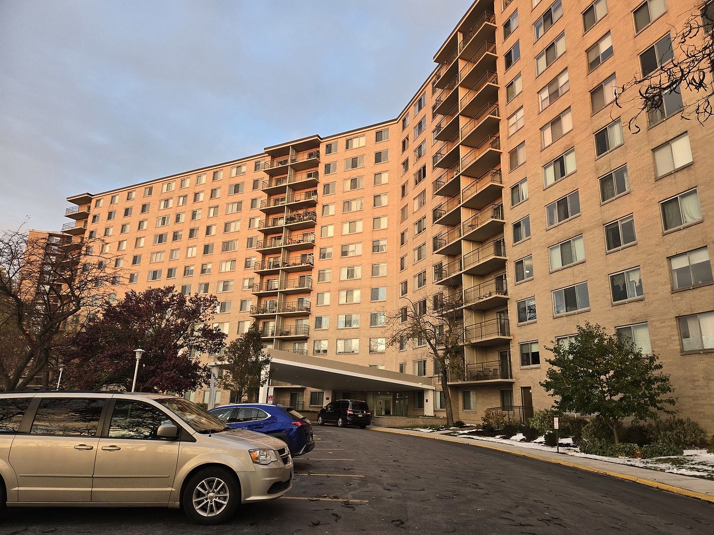 6933 N Kedzie Ave APT 1209, Chicago, IL 60645 | MLS #12521205 | Zillow