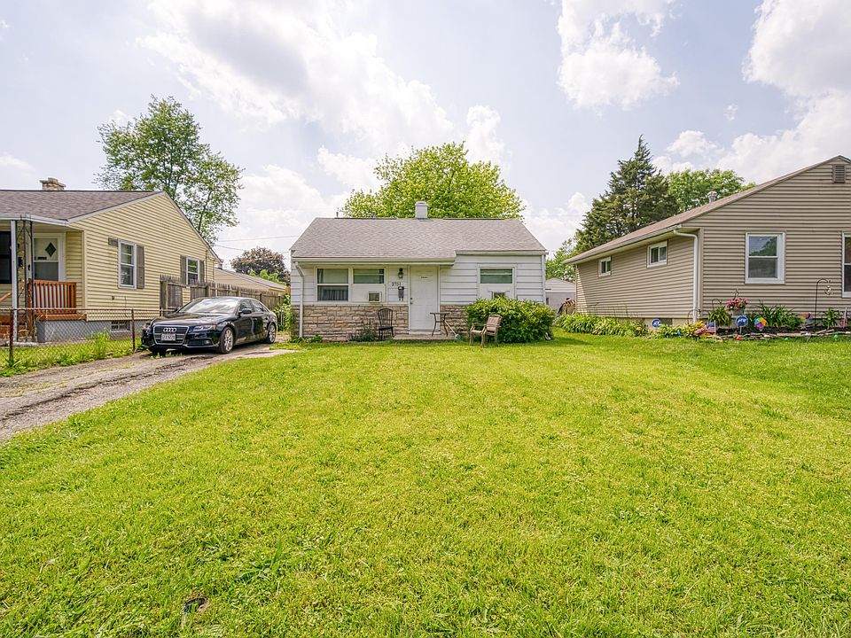 2nd image of 2751 Hiawatha St