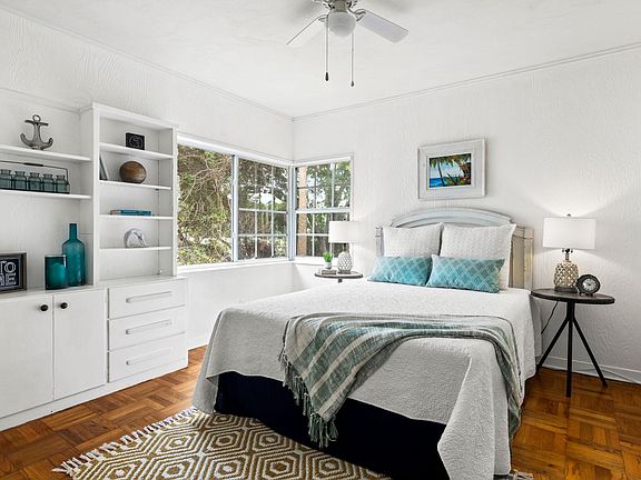 2nd image of 3340 Bayshore Blvd NE