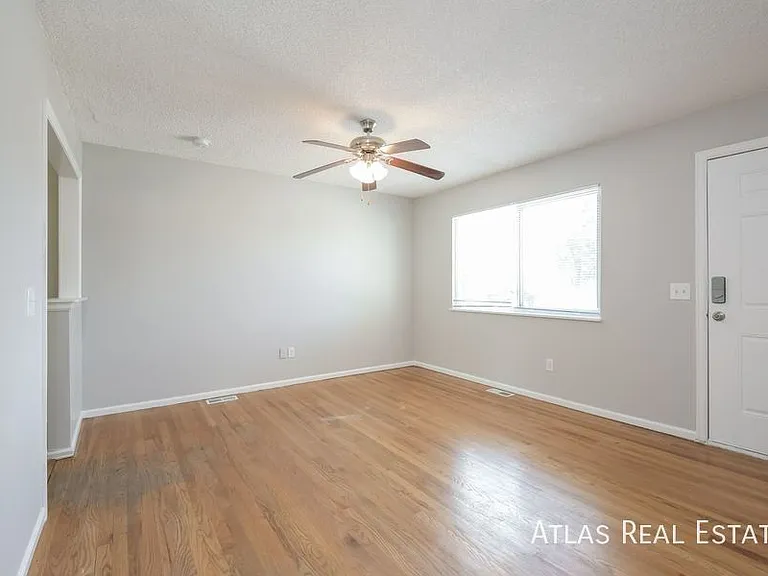 730 S Oakland St — Photo 19