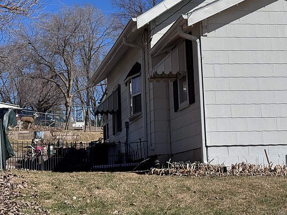 3rd image of 3207 Glenn Ave