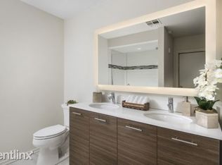 342 W Chestnut St, Chicago, IL 60610