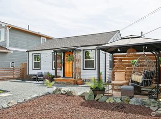1617 12th St, Anacortes, WA