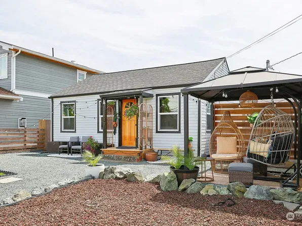 1617 12th St, Anacortes, WA 98221