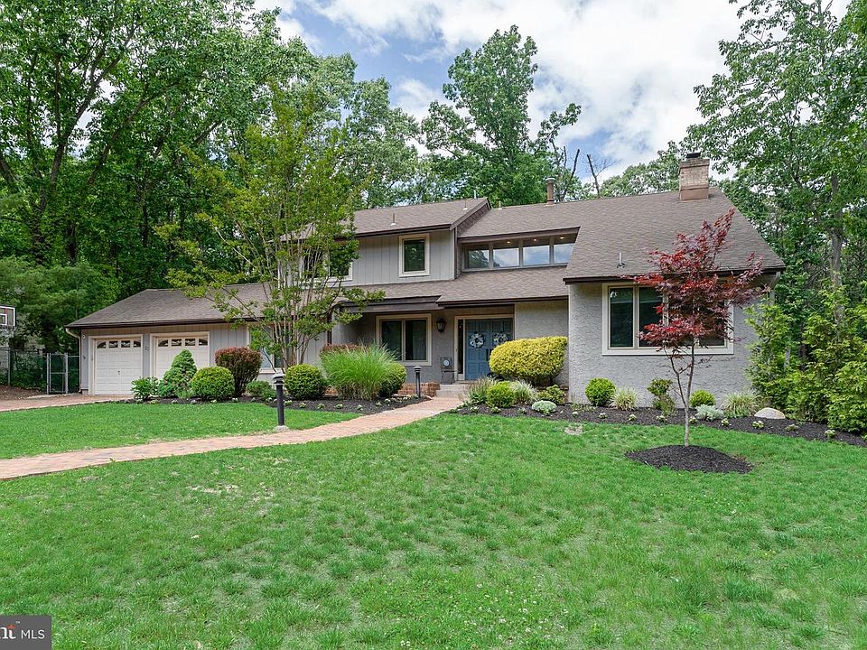 1st image of 23 Briarwood Dr