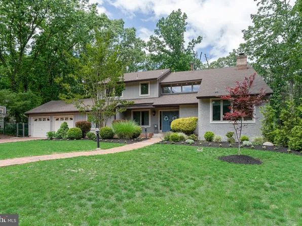 23 Briarwood Dr, Voorhees, NJ 08043