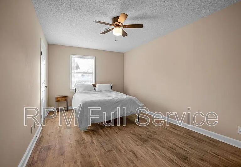1002 N Maple St #A — Photo 33