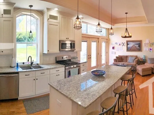 79 S Central Ave #1, Quincy, MA 02170