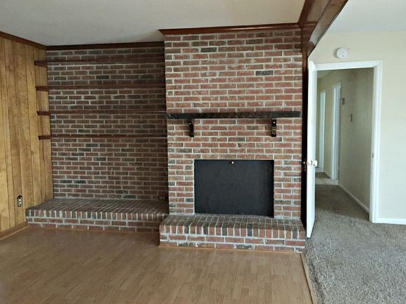 4th image of 2214 Deborah Dr
