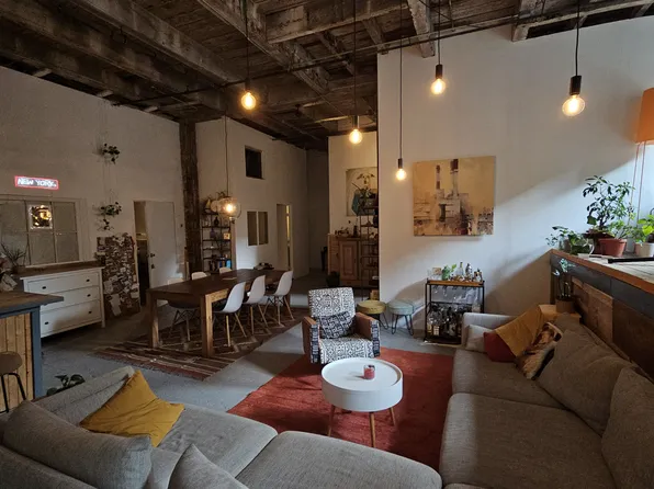 230 Franklin Street image 1 of 10