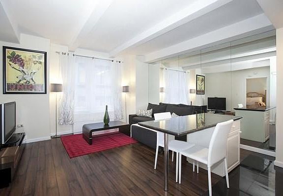 2nd image of 150 W 51st St APT 1732