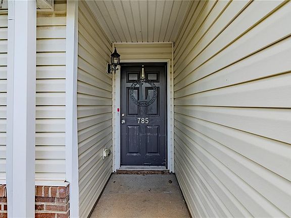3rd image of 785 Runningbrook Ln
