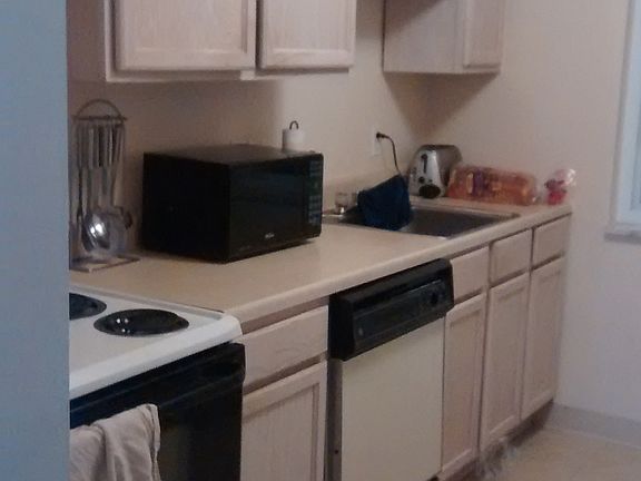 4th image of 800 S Belvoir Blvd APT 202