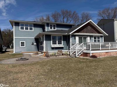 1208 N Shore Dr, Clear Lake, IA, 50428