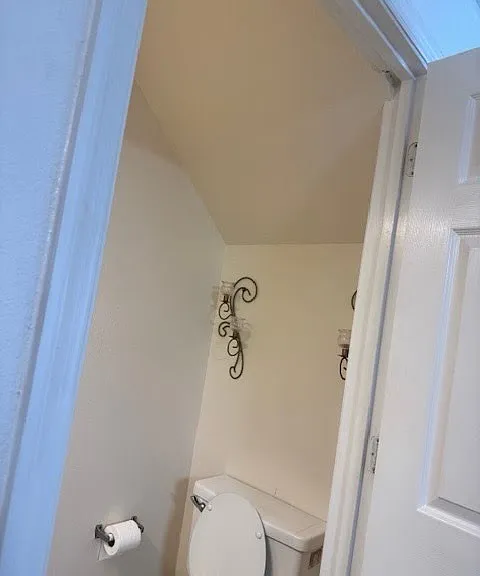2182 Timberwood Cir S — Photo 9
