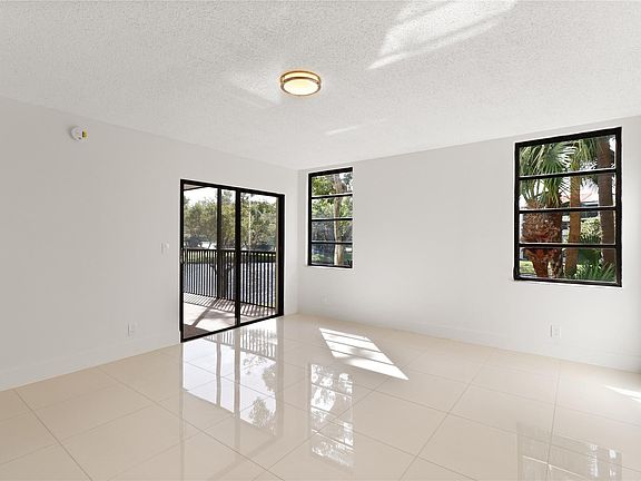 5th image of 2221 Cypress Island Drive #202