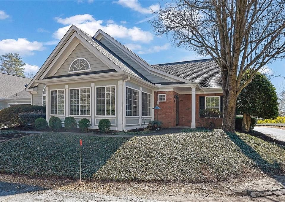 1st image of 2947 Oakside Cir