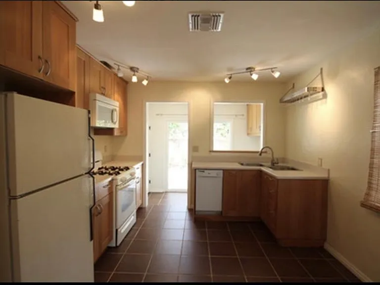 3125 Alameda St — Photo 13
