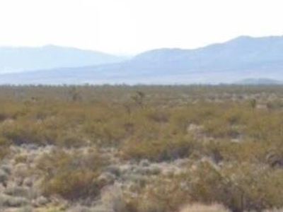 Howard St, Rosamond, CA, 93560