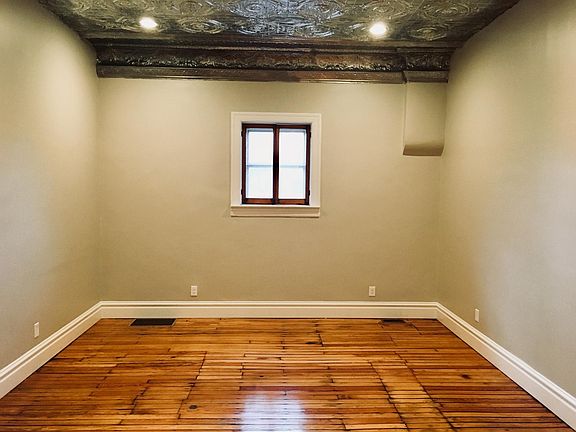 3rd image of 3559 California Ave Floor 1