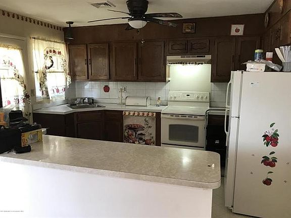 3rd image of 1090B Argyll Cir