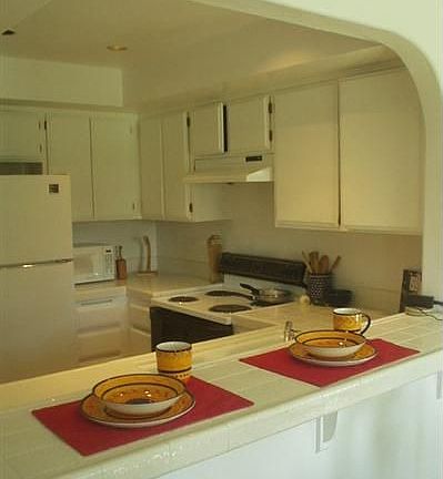 Breakfast Bar/Kitchen