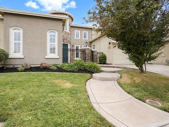 3rd image of 3912 Spyglass Ct