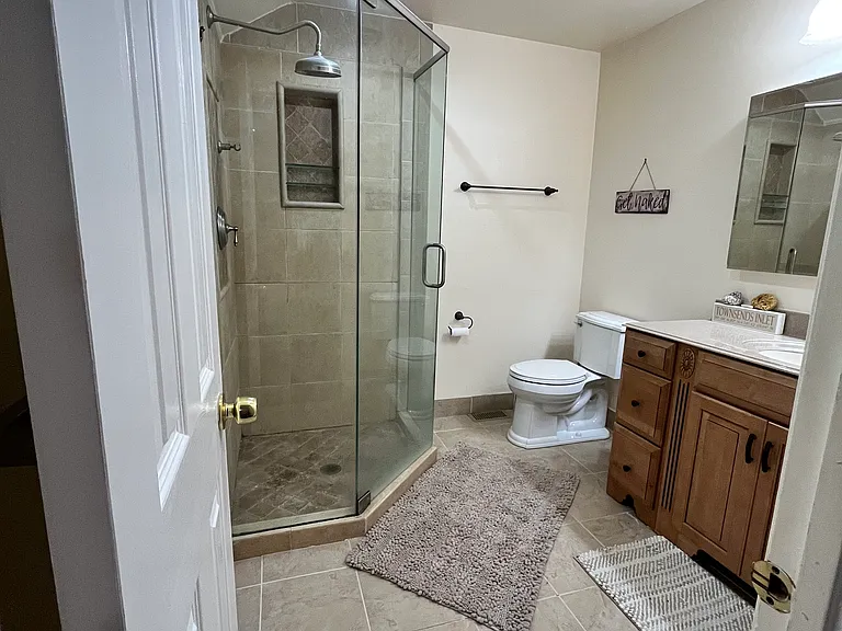121 Garrison Ct — Photo 13