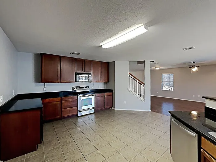 2101 Franks St — Photo 6