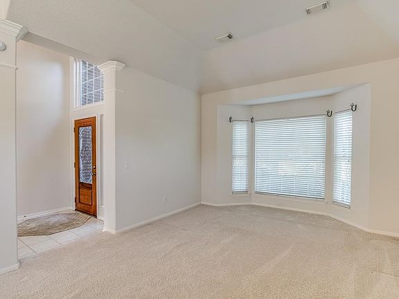 4th image of 6903 Wild Violet Dr