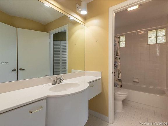 2nd image of 11207 Lakeview Dr