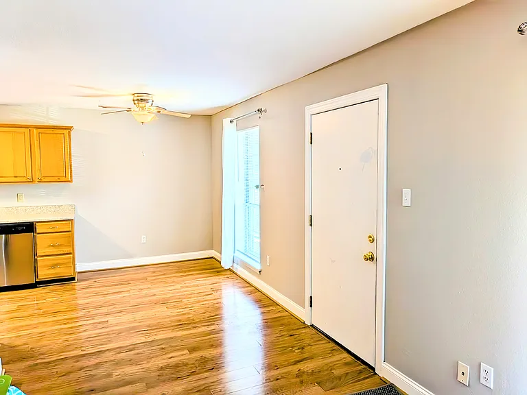 900 Mountain Creek Rd #A3 — Photo 3
