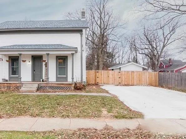 305 N Lagrave St, Paw Paw, MI 49079