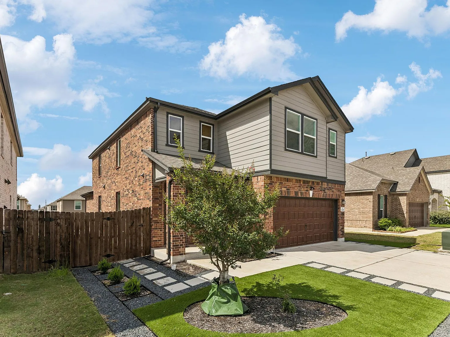 4 bed, 2.5 bath, 2527 sqft, $2,500 — Photo 4