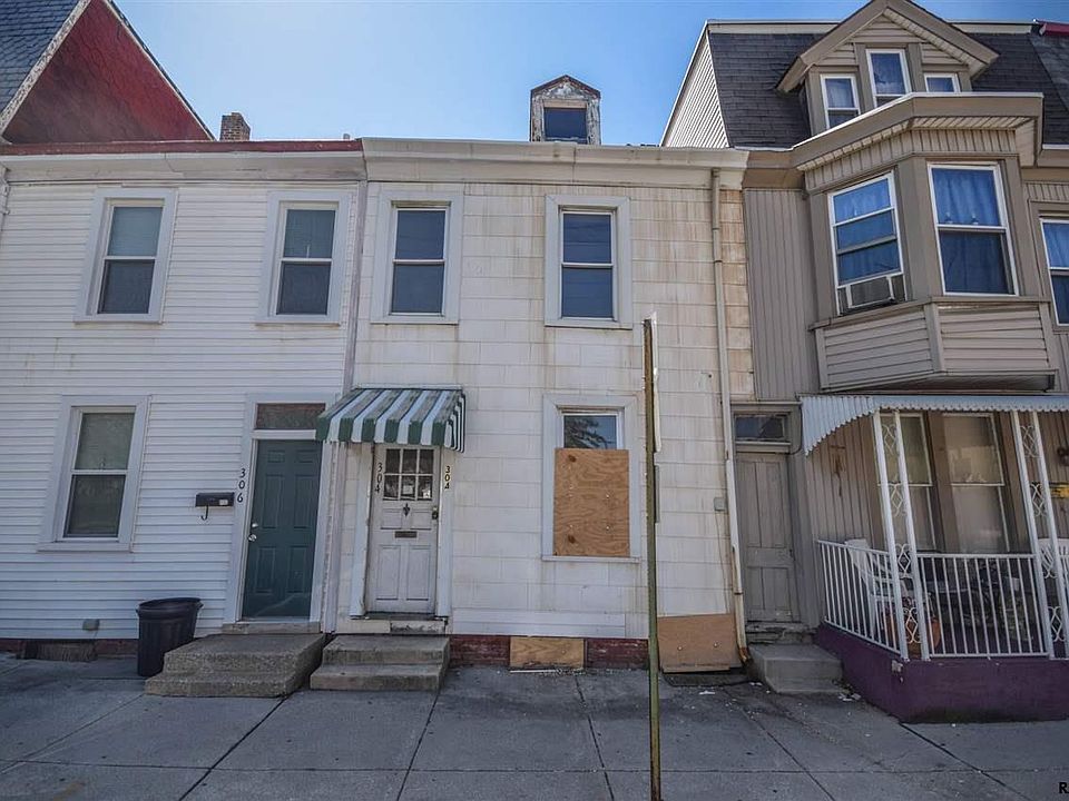 1st image of 304 S Pershing Ave