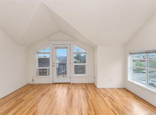 4256 Winslow Pl N APT A, Seattle, WA 98103