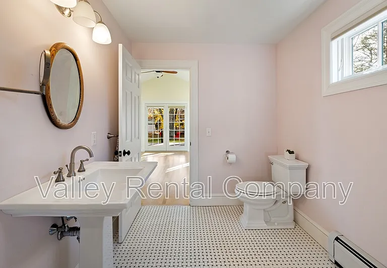 61 Woodlawn Ave — Photo 13
