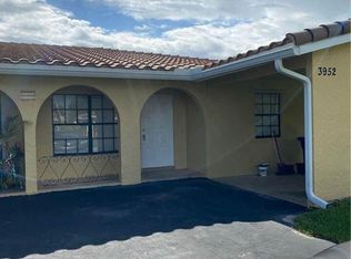 3952 NW 83rd Ln, Pompano Beach, FL 33065