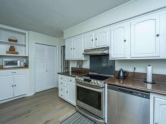 4th image of 109 Old Tavern Ln