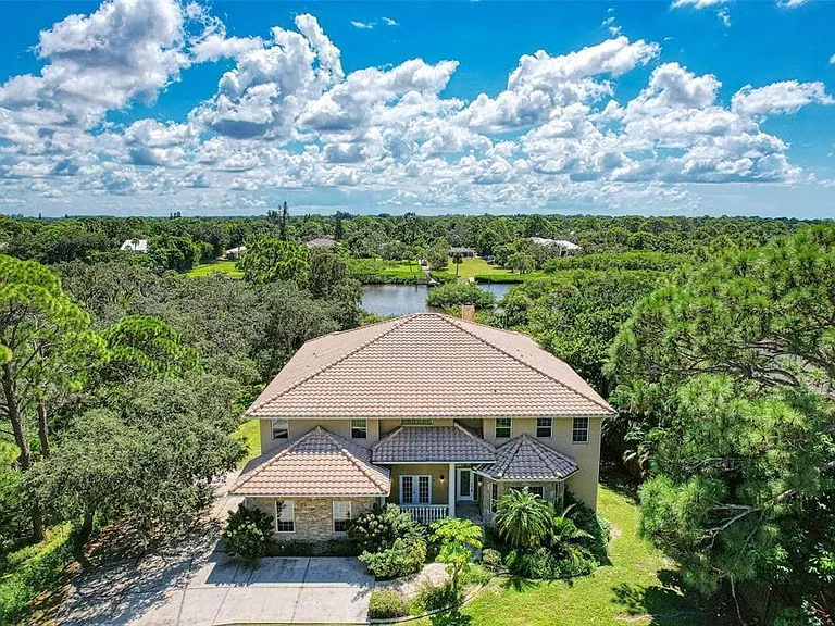 1648 Bayshore Dr — Photo 1
