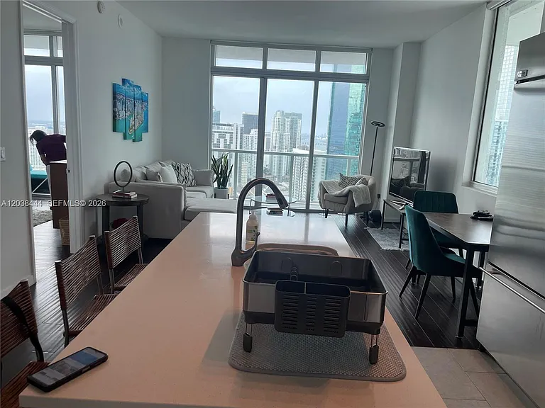 55 SE 6th St #Penthouse 4307 — Photo 9