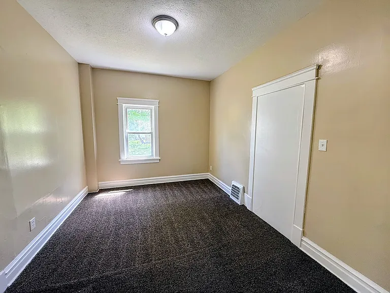 920 Clement St — Photo 8
